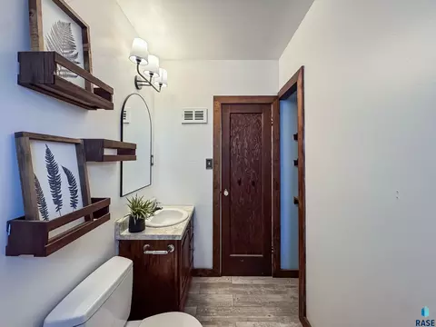 484 E 2nd St, Parker, SD 57053 photo 27