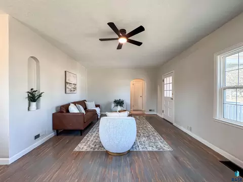 484 E 2nd St, Parker, SD 57053 photo 6
