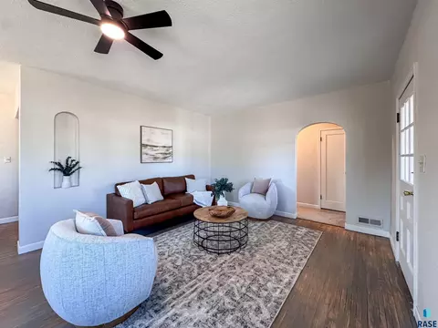 484 E 2nd St, Parker, SD 57053 photo 9