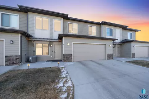 7705 S Townsley Ave #3, Sioux Falls, SD 57108