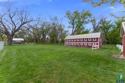 Exterior - 25681 Ditch Rd, Renner, SD 57055 photo 15 of 18