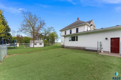 Exterior - 25681 Ditch Rd, Renner, SD 57055 photo 9 of 18