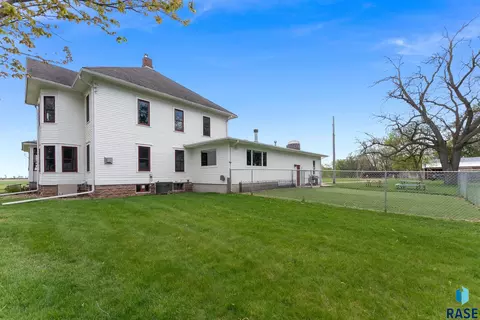 Exterior - 25681 Ditch Rd, Renner, SD 57055 photo 10 of 18