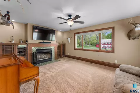 Living - 25681 Ditch Rd, Renner, SD 57055 photo 2 of 2