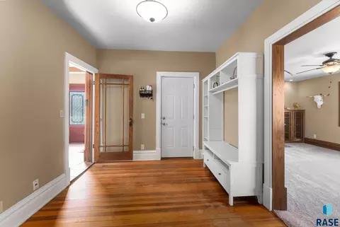 Entry Way - 25681 Ditch Rd, Renner, SD 57055 photo 2 of 7