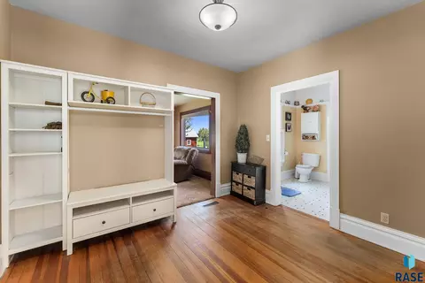 Entry Way - 25681 Ditch Rd, Renner, SD 57055 photo 1 of 7