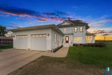 Exterior - 25681 Ditch Rd, Renner, SD 57055 photo 3 of 18