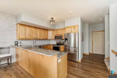 Kitchen - 6008 Sunset Blvd, Madison, SD 57042 photo 1 of 2