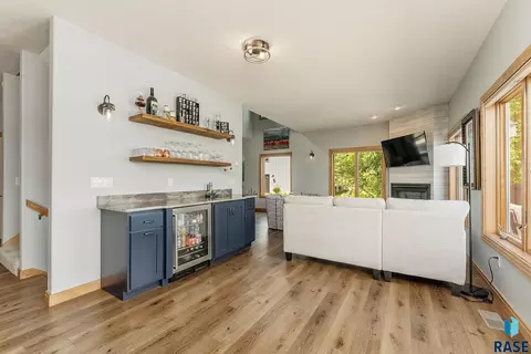 Living - 6008 Sunset Blvd, Madison, SD 57042 photo 3 of 4