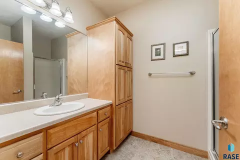 Bath - 6008 Sunset Blvd, Madison, SD 57042 photo 6 of 6