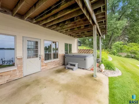 Exterior - 6008 Sunset Blvd, Madison, SD 57042 photo 7 of 7