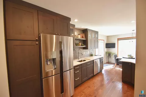1309 E 26th St, Sioux Falls, SD 57105 photo 5