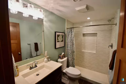 1309 E 26th St, Sioux Falls, SD 57105 photo 25