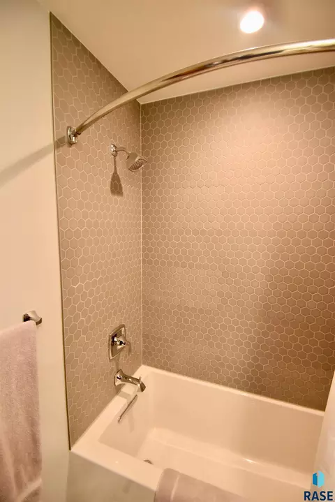 1309 E 26th St, Sioux Falls, SD 57105 photo 18