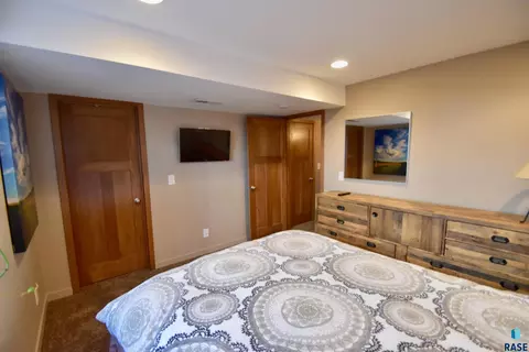 1309 E 26th St, Sioux Falls, SD 57105 photo 24