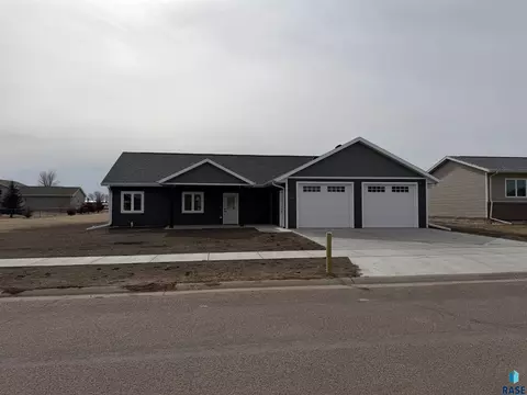 636 Apple Creek Rd, Parker, SD 57053