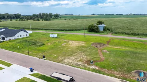 429 W 5th St, Crooks, SD 57020 photo 3
