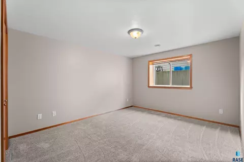 5209 S Mayo Ave, Sioux Falls, SD 57106 photo 29