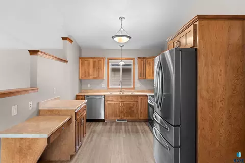 5209 S Mayo Ave, Sioux Falls, SD 57106 photo 14
