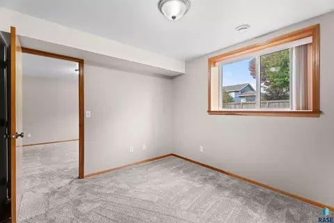 5209 S Mayo Ave, Sioux Falls, SD 57106 photo 27