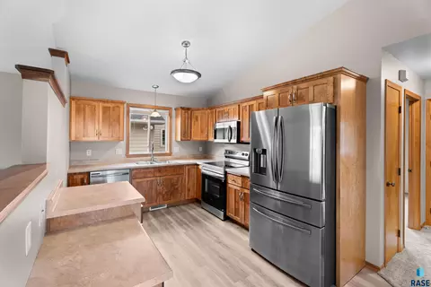 5209 S Mayo Ave, Sioux Falls, SD 57106 photo 13