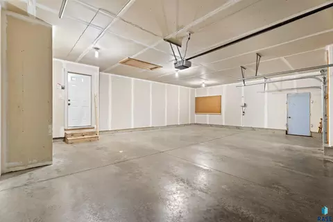 5209 S Mayo Ave, Sioux Falls, SD 57106 photo 35