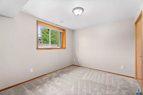5209 S Mayo Ave, Sioux Falls, SD 57106 photo 25