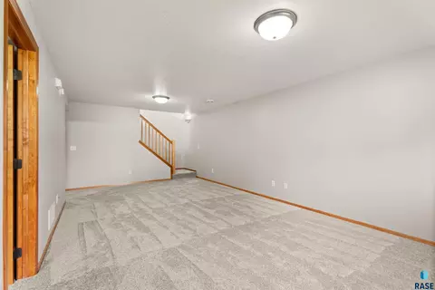 5209 S Mayo Ave, Sioux Falls, SD 57106 photo 22