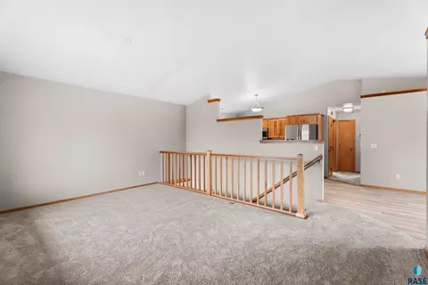 5209 S Mayo Ave, Sioux Falls, SD 57106 photo 10