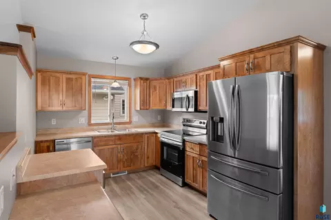 5209 S Mayo Ave, Sioux Falls, SD 57106 photo 6
