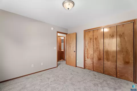5209 S Mayo Ave, Sioux Falls, SD 57106 photo 20