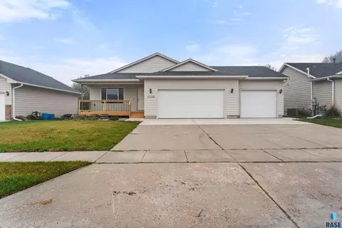5209 S Mayo Ave, Sioux Falls, SD 57106 photo 8