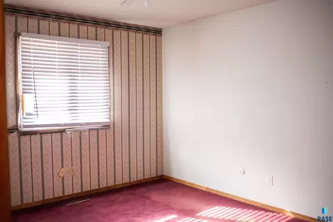 5116 E 16th St, Sioux Falls, SD 57110 photo 10