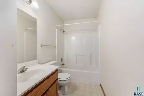 1505 E Cedar Cir, Brandon, SD 57005 photo 13