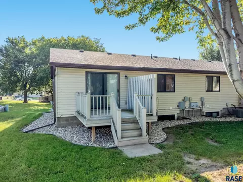 1505 E Cedar Cir, Brandon, SD 57005 photo 17