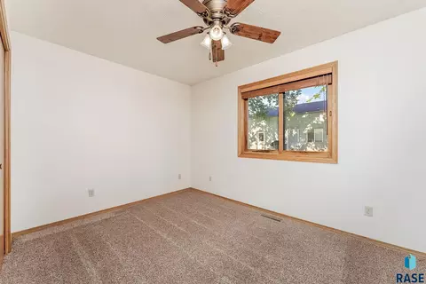 1505 E Cedar Cir, Brandon, SD 57005 photo 20