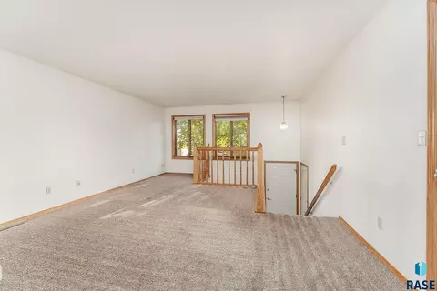1505 E Cedar Cir, Brandon, SD 57005 photo 18