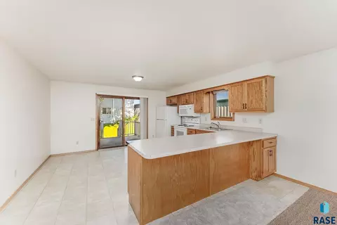 1505 E Cedar Cir, Brandon, SD 57005 photo 19