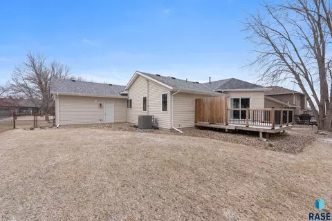 201 E 9th St, Crooks, SD 57020 photo 32