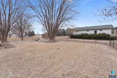 201 E 9th St, Crooks, SD 57020 photo 33