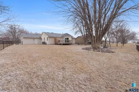 201 E 9th St, Crooks, SD 57020 photo 31