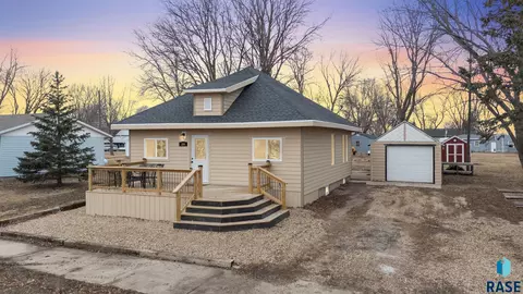 304 E 3rd St, Egan, SD 57024