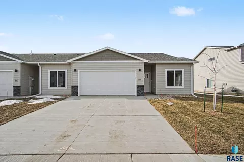 3611 S Broek Dr, Sioux Falls, SD 57106 photo 13