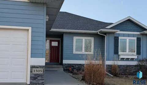 1305 S Gill Ave, Sioux Falls, SD 57106