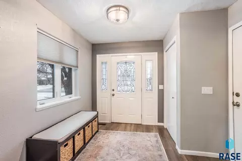 901 E Pine St, Brandon, SD 57005 photo 5