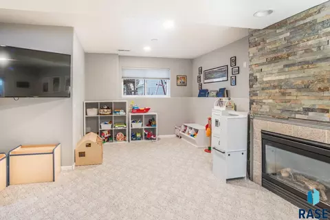 901 E Pine St, Brandon, SD 57005 photo 22