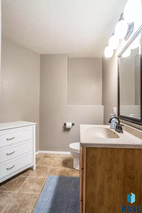 901 E Pine St, Brandon, SD 57005 photo 26