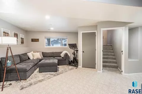 901 E Pine St, Brandon, SD 57005 photo 20