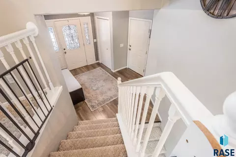 901 E Pine St, Brandon, SD 57005 photo 6