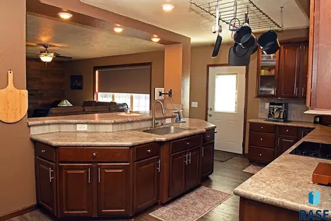118 David Dr, Pukwana, SD 57370 photo 5